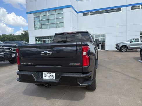 Used 2023 Chevrolet Silverado 1500 ZR2 w/ Technology Package AWD/4WD image 6