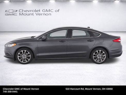 Used 2017 Ford Fusion SE w/ Fusion SE Technology Package FWD image 26