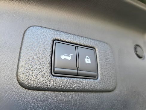 Used 2024 Nissan Armada Platinum w/ Captain's Chairs Package image 10