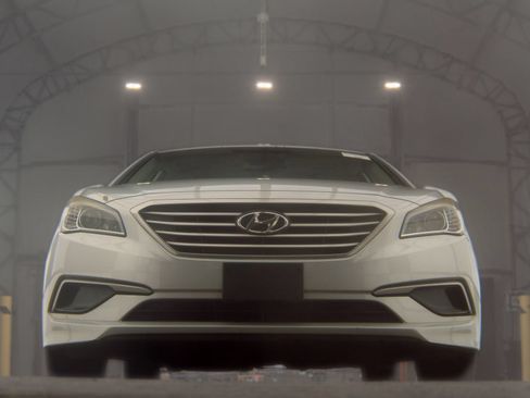 Used 2017 Hyundai Sonata SE FWD image 4