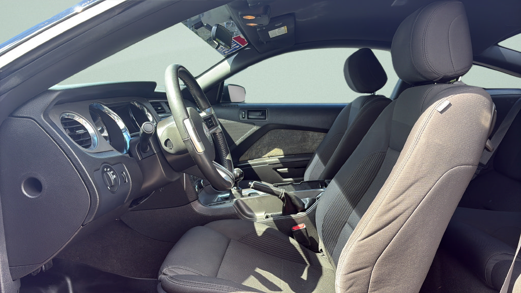 Used 2013 Ford Mustang GT RWD image 9
