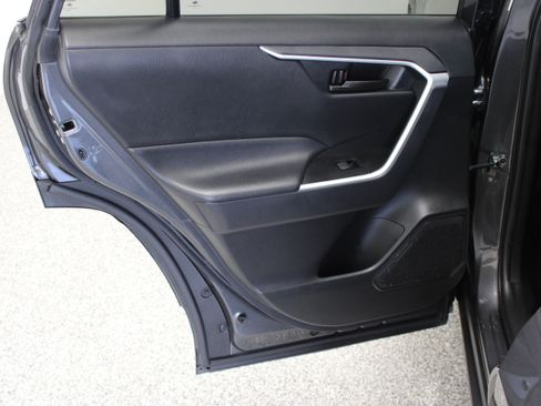 Used 2025 Toyota RAV4 LE AWD/4WD image 22