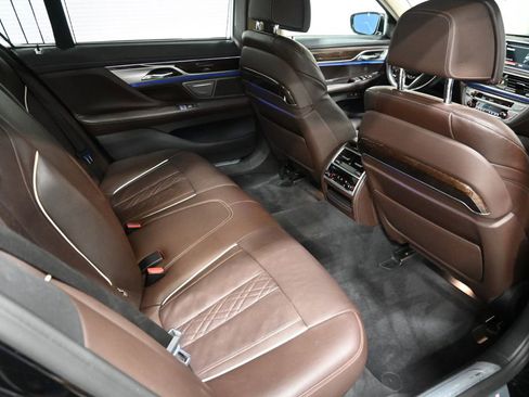 Used 2020 BMW 740i xDrive w/ Premium Package image 18