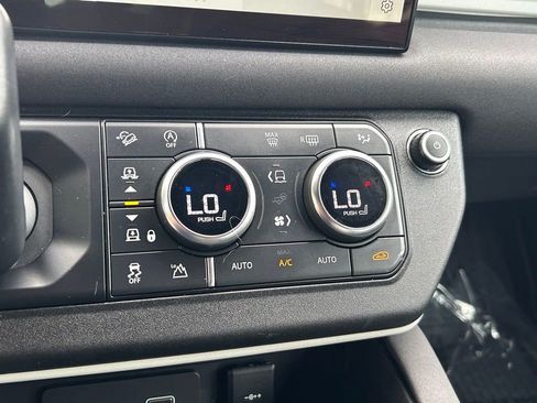 Used 2022 Land Rover Defender 110 S AWD/4WD image 27