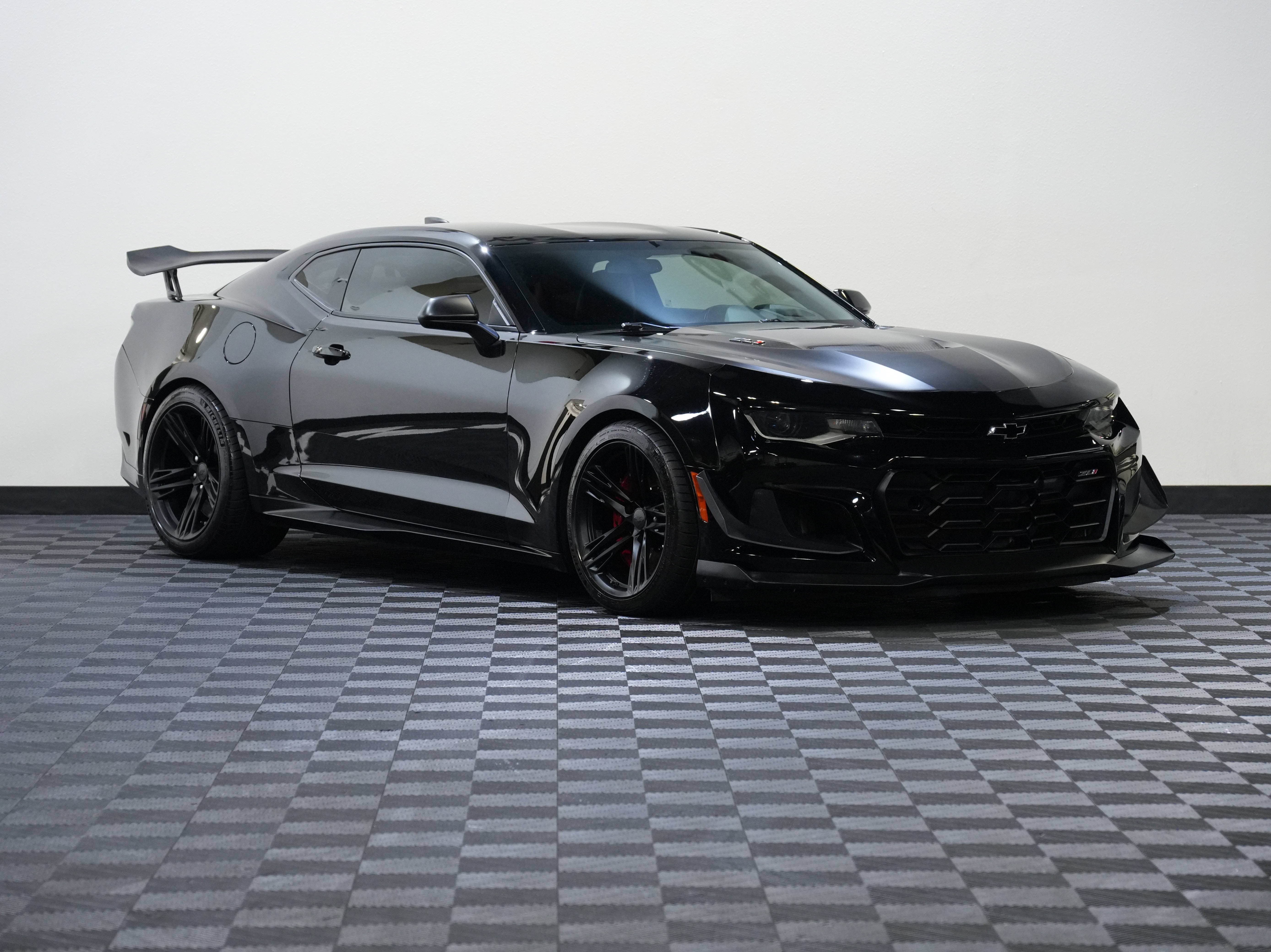 Used 2018 Chevrolet Camaro ZL1 RWD image 5