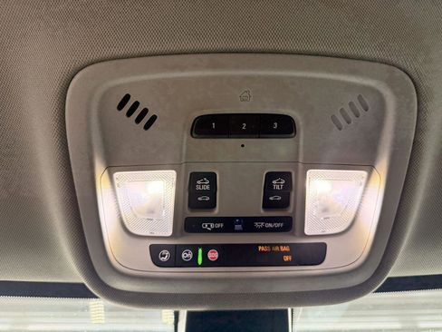 Used 2019 Chevrolet Traverse Premier w/ Redline Edition AWD/4WD image 28