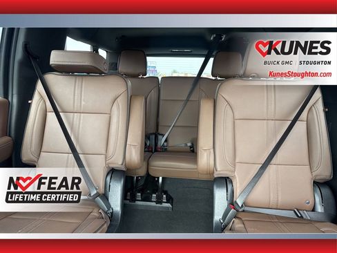 Used 2025 Chevrolet Suburban High Country AWD/4WD image 31