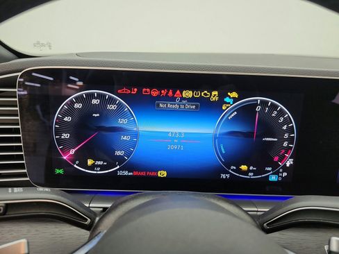Used 2025 Mercedes-Benz GLE 450e 4MATIC image 11