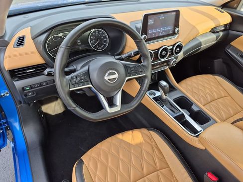 Used 2025 Nissan Sentra SV w/ SV Premium Package FWD image 10