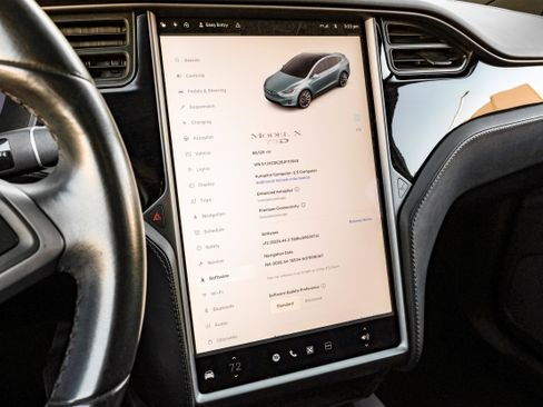 Used 2018 Tesla Model X 75D image 21