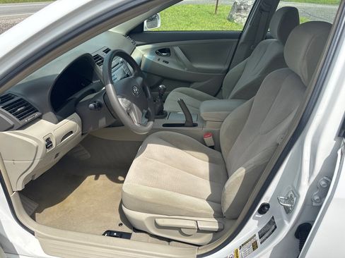 Used 2010 Toyota Camry image 20