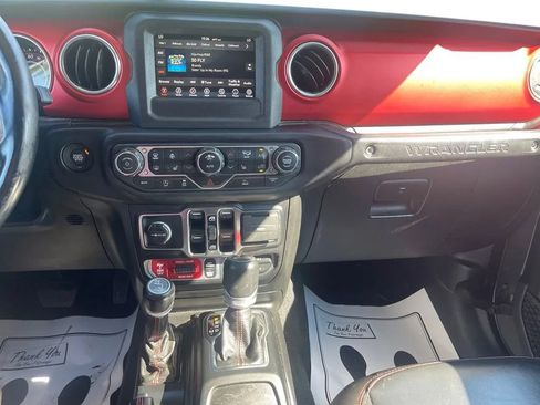 Used 2021 Jeep Wrangler Unlimited Rubicon w/ Cold Weather Group AWD/4WD image 34