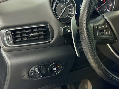 Used 2023 Maserati Levante GT image 10