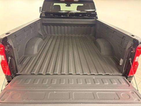 Used 2024 Chevrolet Silverado 2500 Custom w/ Custom Convenience Package image 12