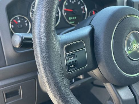 Used 2011 Jeep Liberty Sport image 23