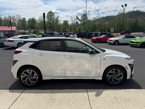 Used 2022 Hyundai Kona N Line w/ Tech Package image 8