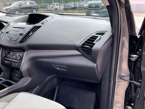 Used 2018 Ford Escape SE image 17