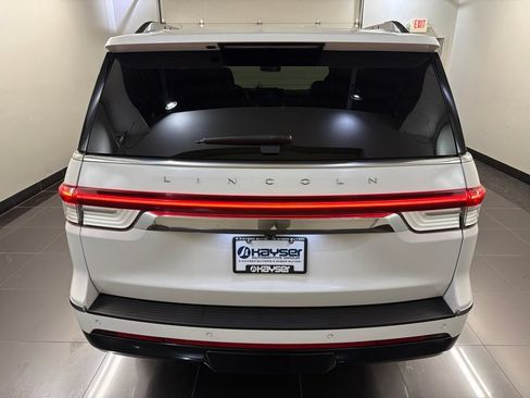 Certified 2022 Lincoln Navigator Reserve AWD/4WD image 5