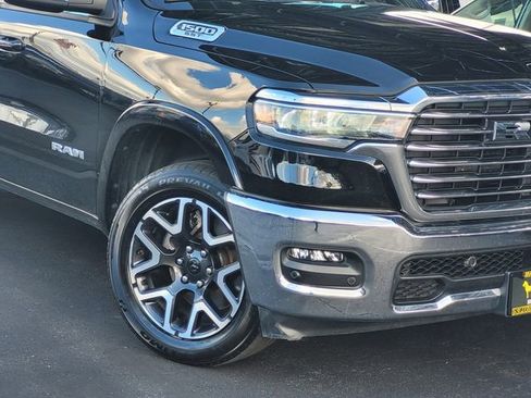 Certified 2025 RAM 1500 Laramie AWD/4WD image 3