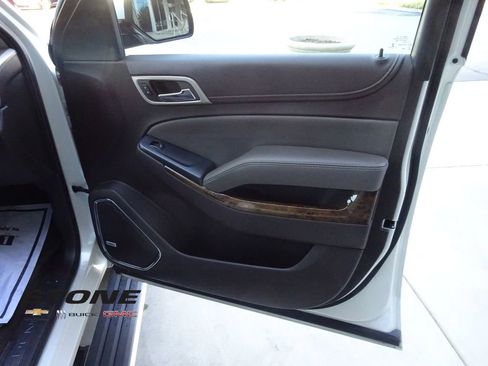 Used 2015 GMC Yukon Denali w/ Open Road Package AWD/4WD image 32