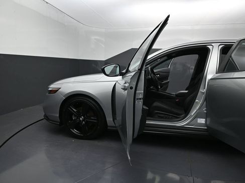 Used 2024 Honda Accord Sport image 13