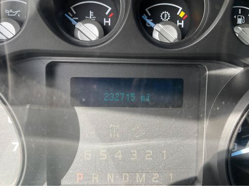 Used 2011 Ford F250 XL w/ Skid Plate Pkg AWD/4WD image 13