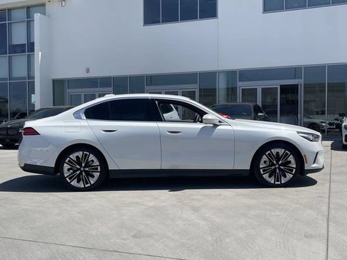 Used 2025 BMW 530i RWD image 5
