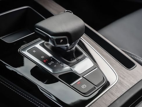 Certified 2024 Audi Q5 e Premium Plus image 14