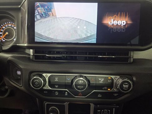 Used 2024 Jeep Wrangler Unlimited Sport AWD/4WD image 13