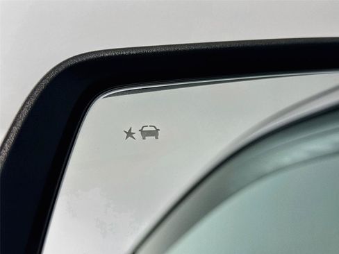 Used 2022 Chevrolet Traverse LT w/ LT Premium Package FWD image 37