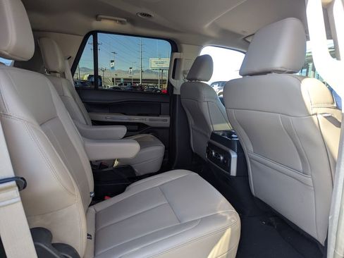 Used 2024 Ford Expedition XLT AWD/4WD image 34