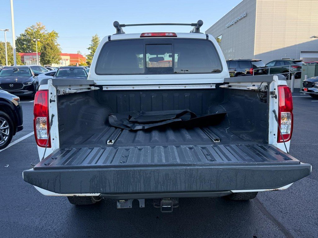 Used 2016 Nissan Frontier PRO-4X w/ Pro-4x Luxury Package AWD/4WD image 4