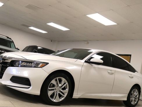 Used 2019 Honda Accord LX image 10