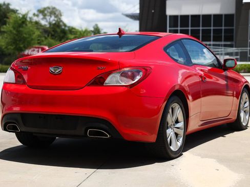 Used 2010 Hyundai Genesis 2.0T RWD image 11