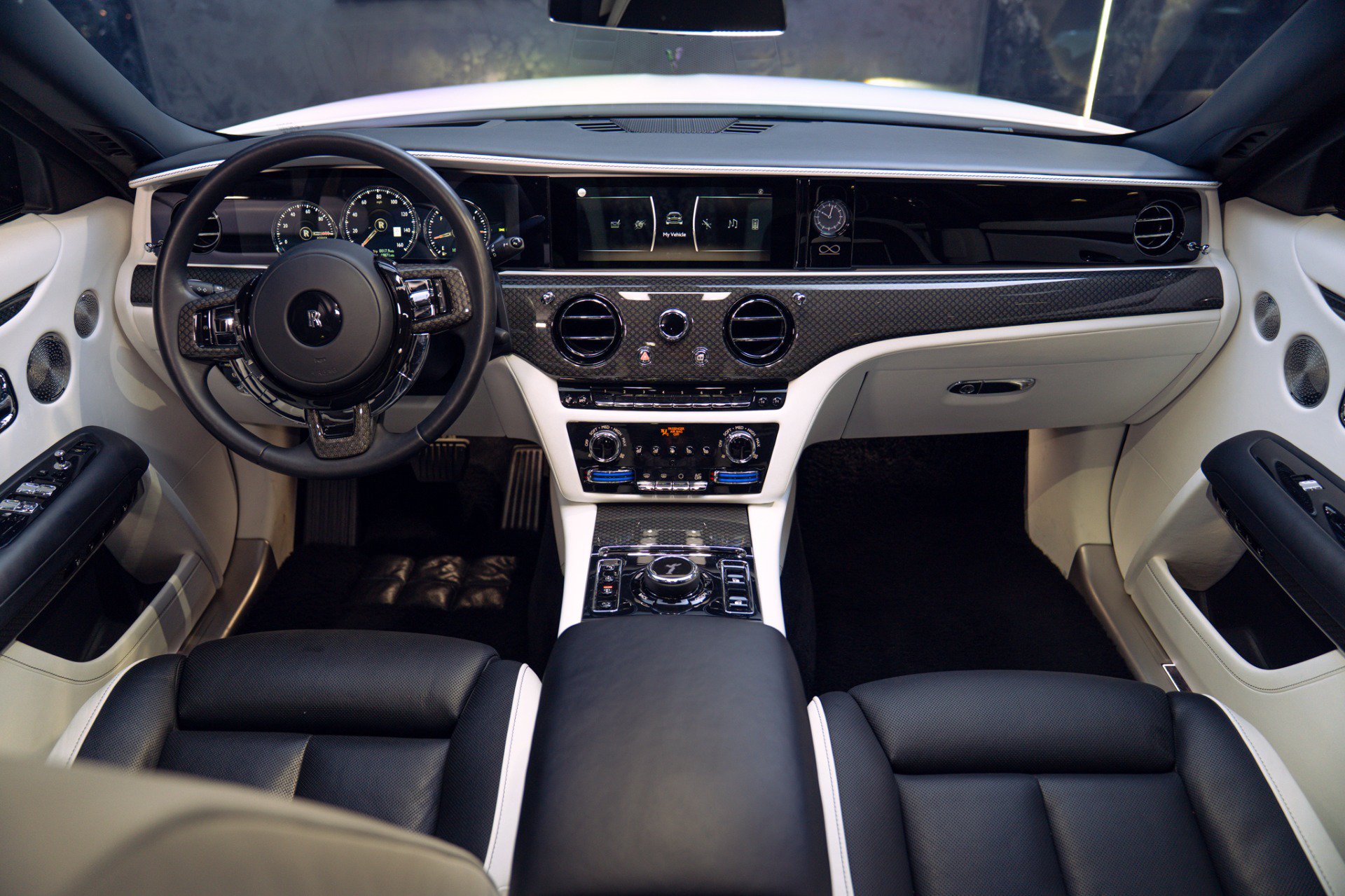 Used 2022 Rolls-Royce Ghost Black Badge AWD/4WD image 2