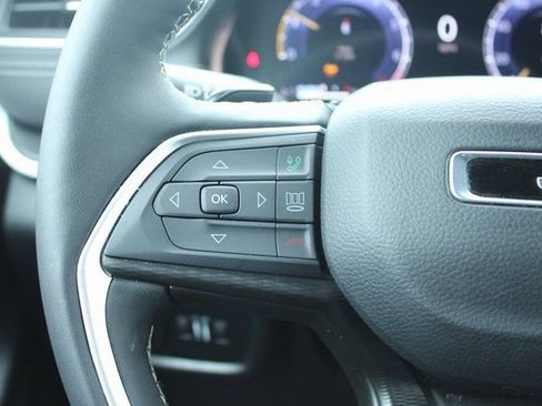 Used 2025 Jeep Grand Cherokee Laredo w/ Luxury Tech Group I image 24