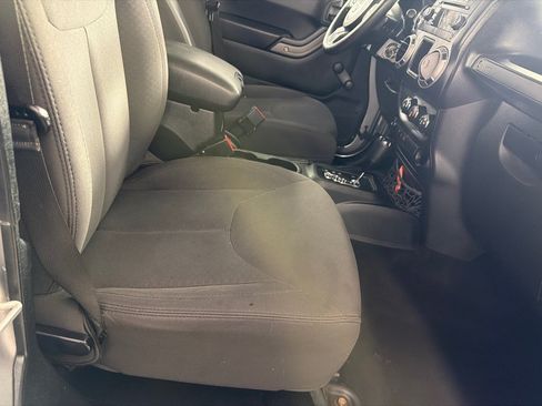 Used 2017 Jeep Wrangler Unlimited Sport AWD/4WD image 22