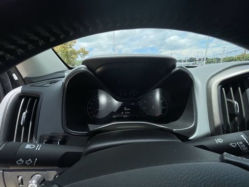 Used 2019 Chevrolet Colorado Z71 AWD/4WD image 12