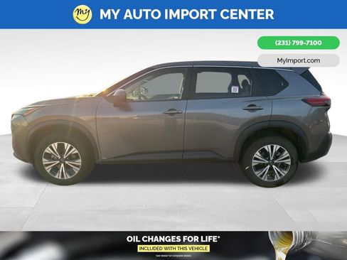 Used 2023 Nissan Rogue SV image 4