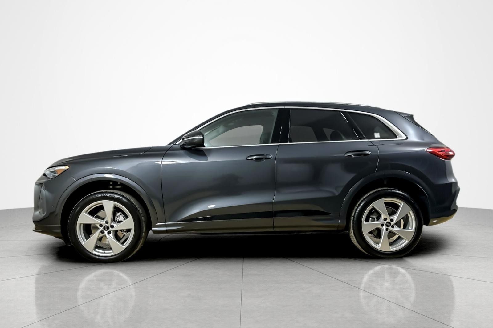 Used 2026 Audi Q5 Premium Plus AWD/4WD image 2