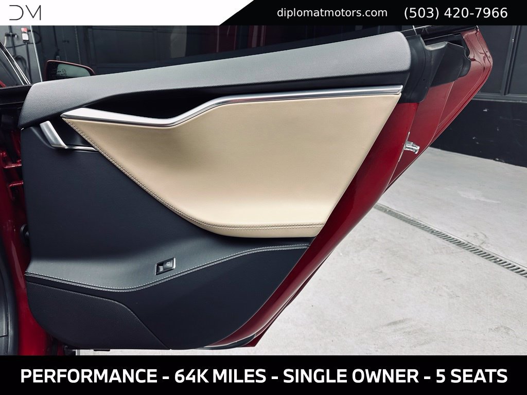 Used 2013 Tesla Model S Performance RWD image 27
