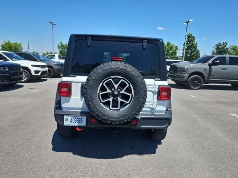 Used 2024 Jeep Wrangler Unlimited Rubicon AWD/4WD image 6