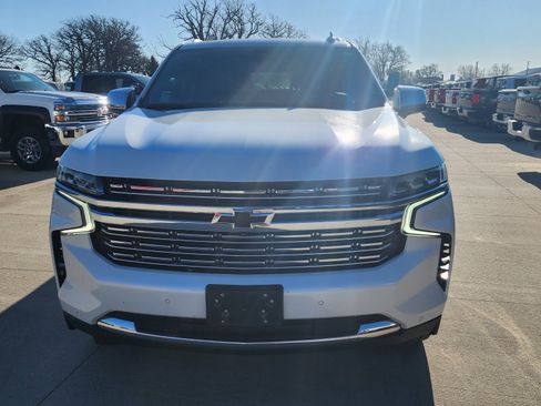 Used 2021 Chevrolet Tahoe Premier w/ Premium Package AWD/4WD image 2
