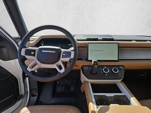 Used 2025 Land Rover Defender 110 X-Dynamic SE AWD/4WD image 10