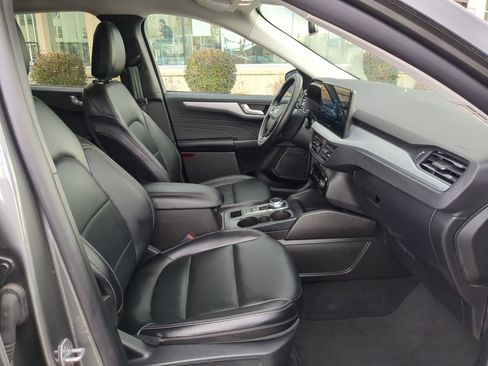 Used 2025 Ford Escape Platinum image 33