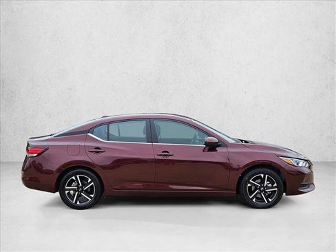 Used 2024 Nissan Sentra SV image 4