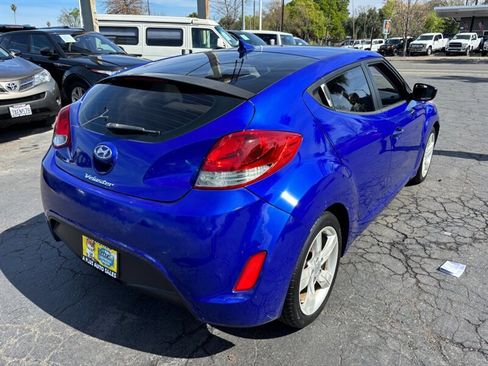 Used 2012 Hyundai Veloster image 2
