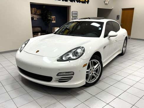 Used 2012 Porsche Panamera 4 image 1