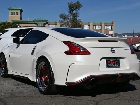 Used 2015 Nissan 370Z NISMO image 3