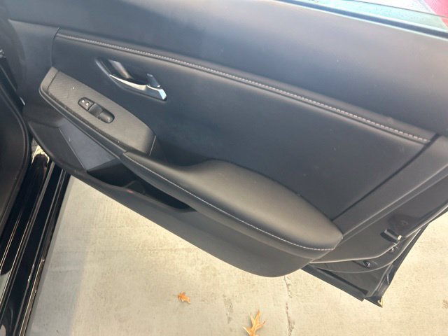 Used 2025 Nissan Sentra SV FWD image 27
